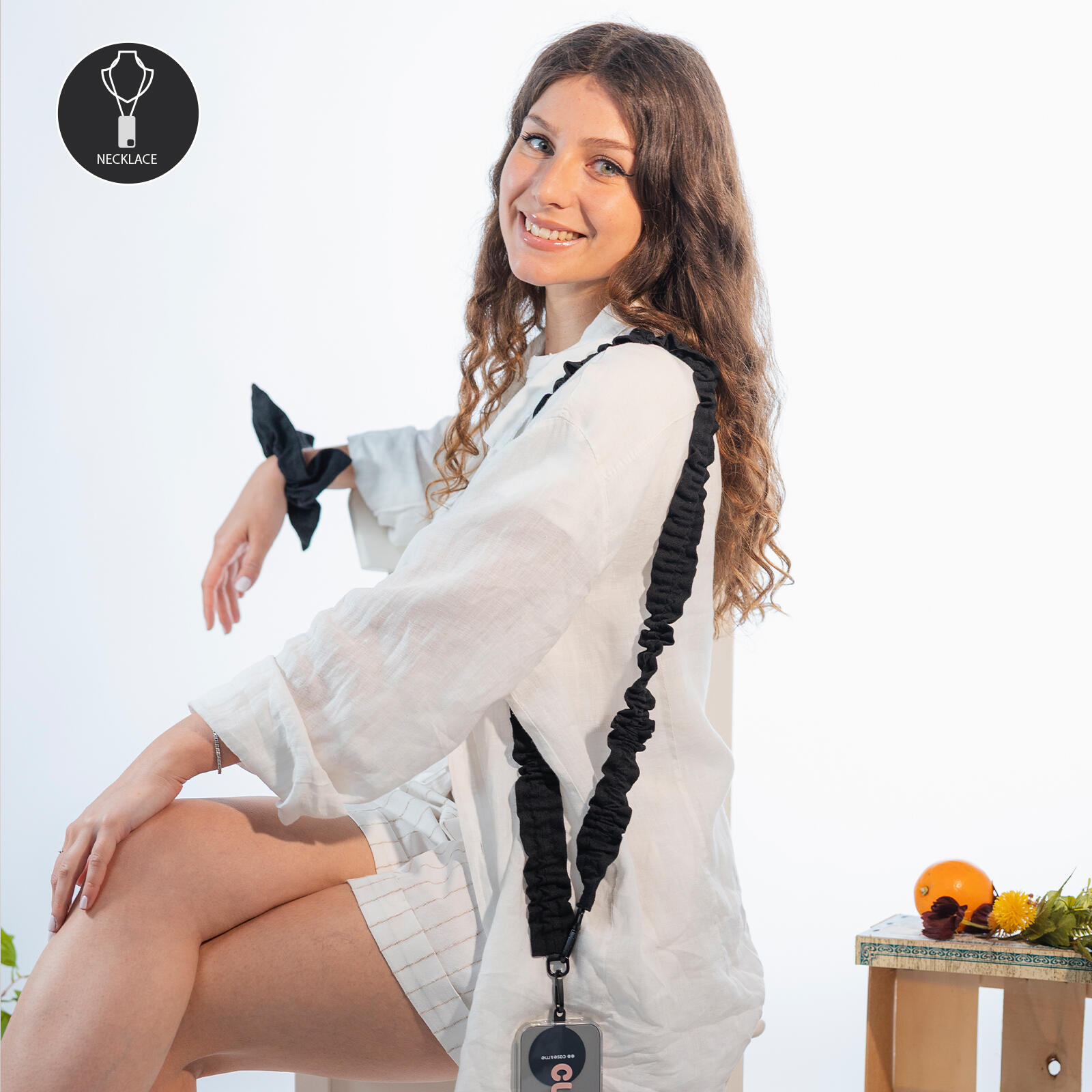 Lanière universelle pour smartphone en tissu à volants 2/4