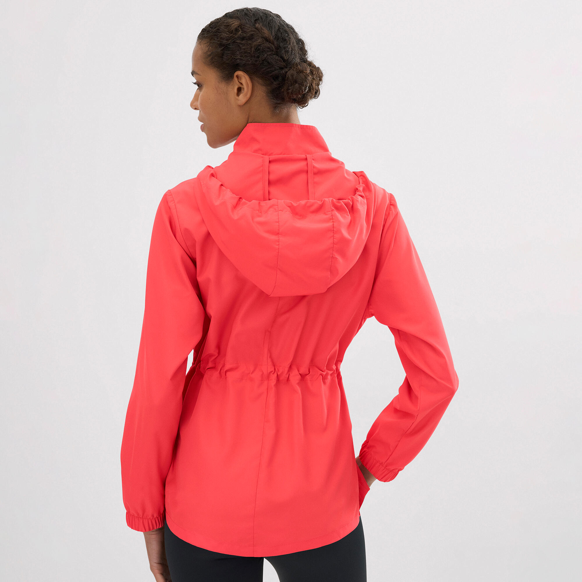 Chaqueta deportiva cortavientos con capucha y bolsillos coral 2/3