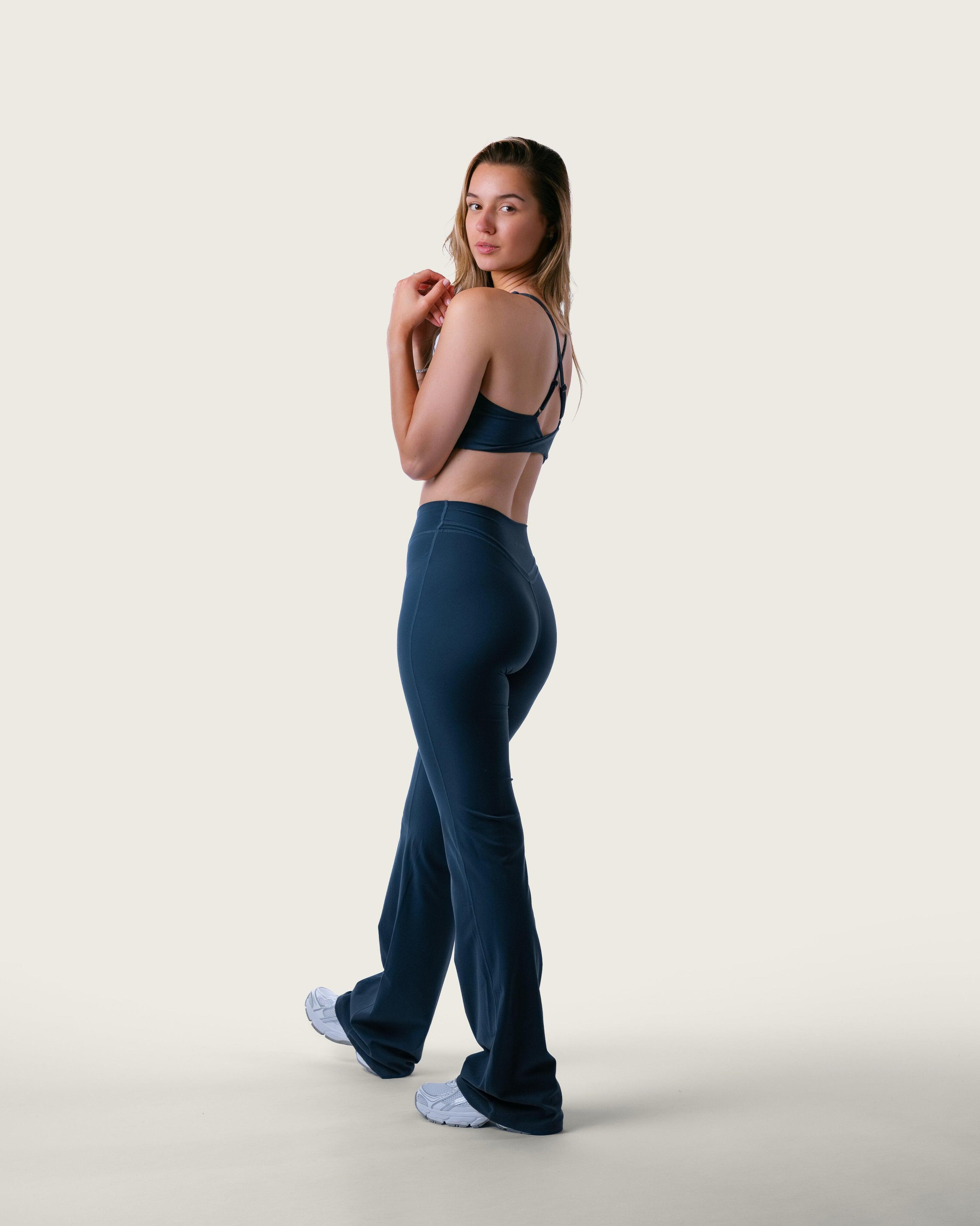 Legging femme taille haute évasé pour pilates et yoga – bleu nuit 6/7