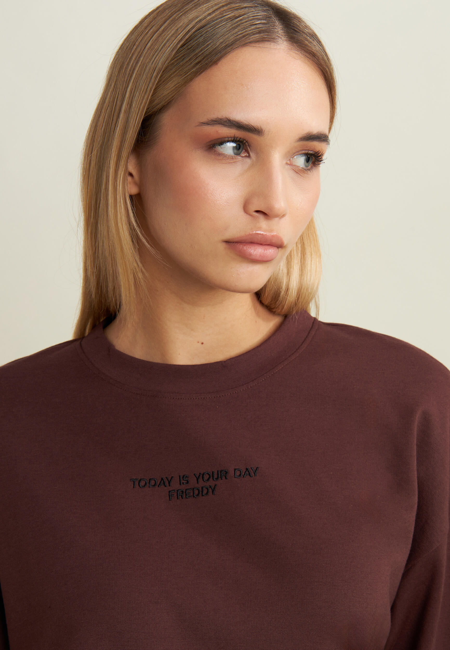 Sweat-shirt pour femmes ornée de bande avec logo et broderie 4/4