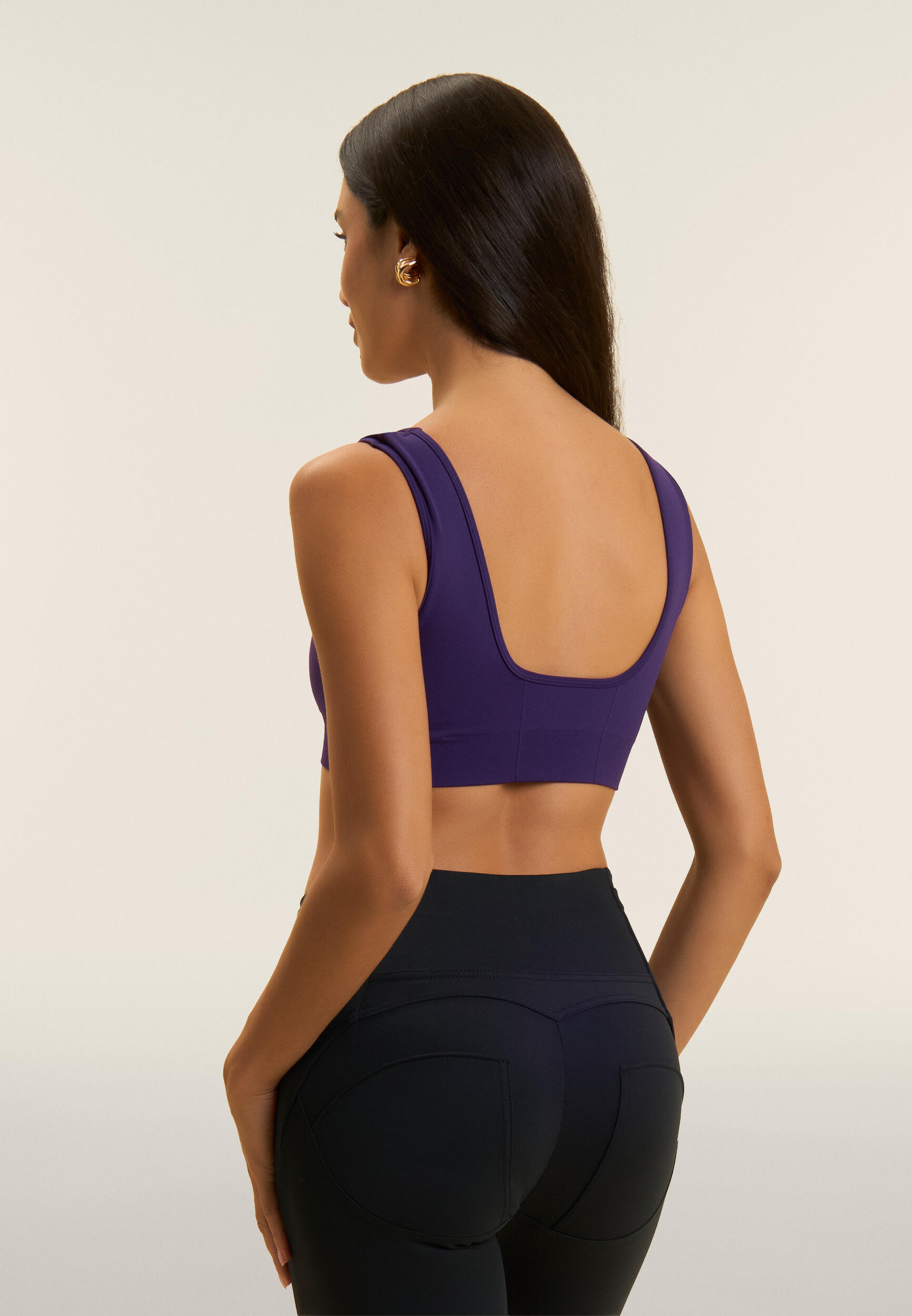 Brassière de sport avec col en forme de cœur, soutien léger 3/4