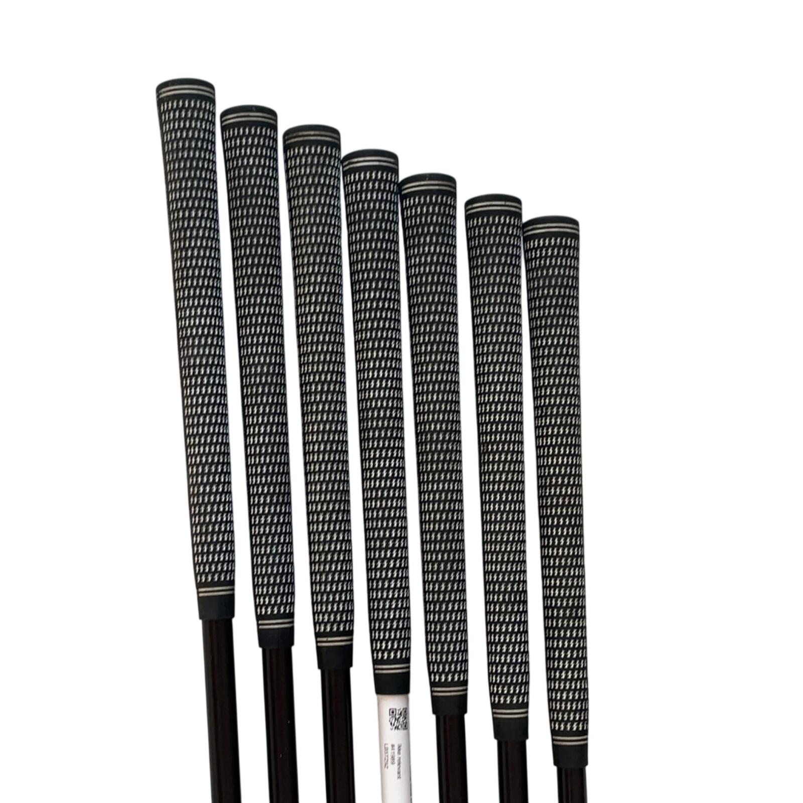 Wilson Deep Red IJzerset / 4-PW / Flex Regular / Grafiet 5/7