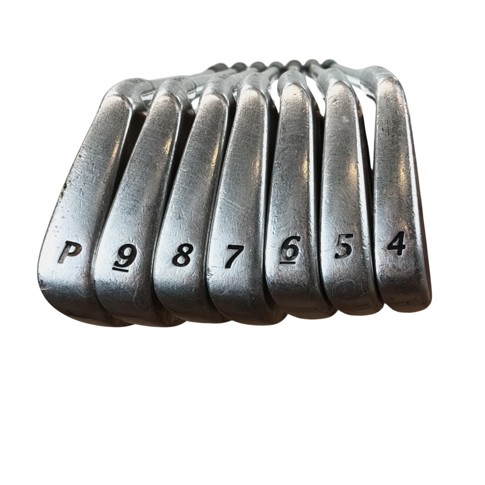 Wilson Staff Pi5 IJzerset / 4-PW / Flex Regular / Staal 2/7