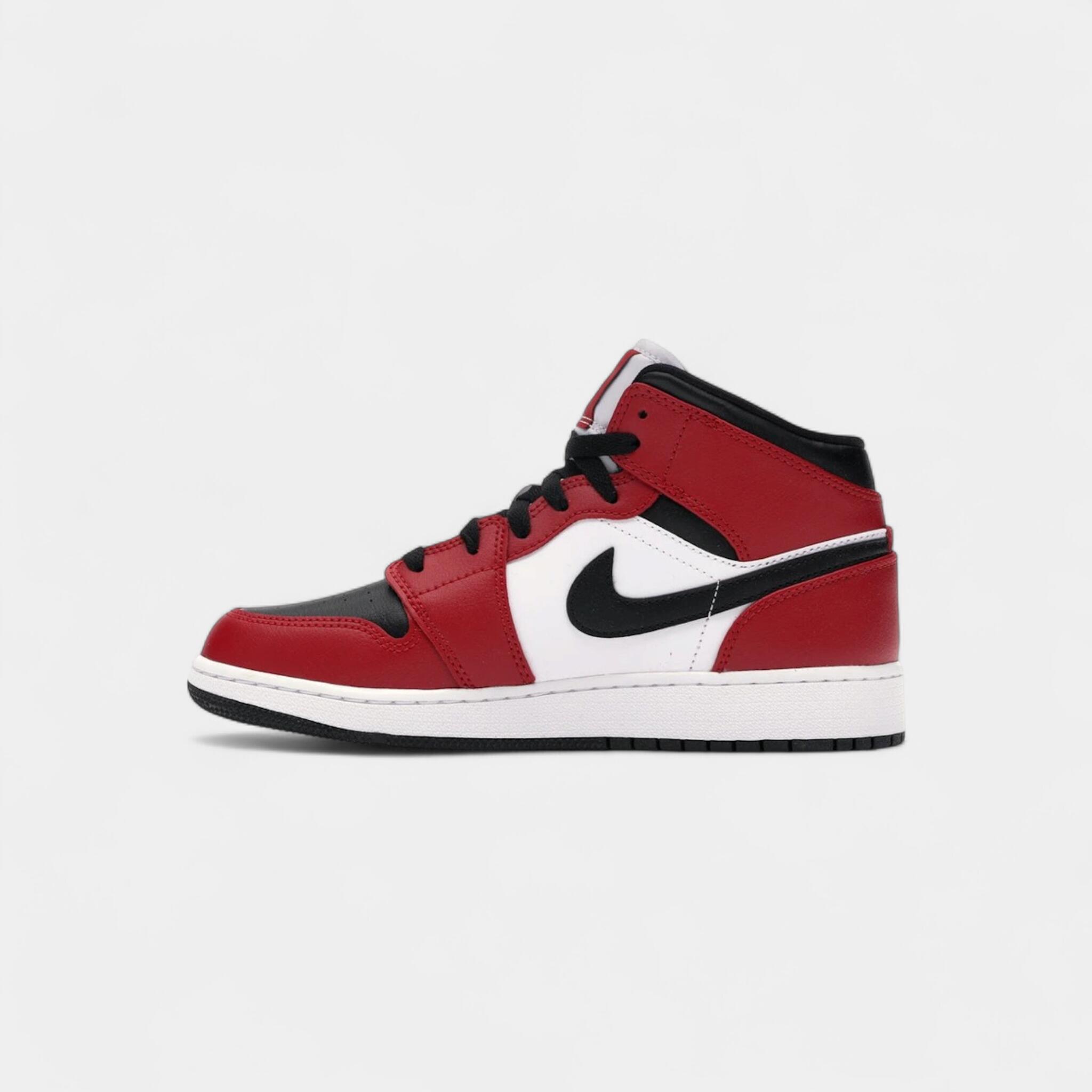 Jordan 1 Mid Chicago Black Toe (GS) 4/4