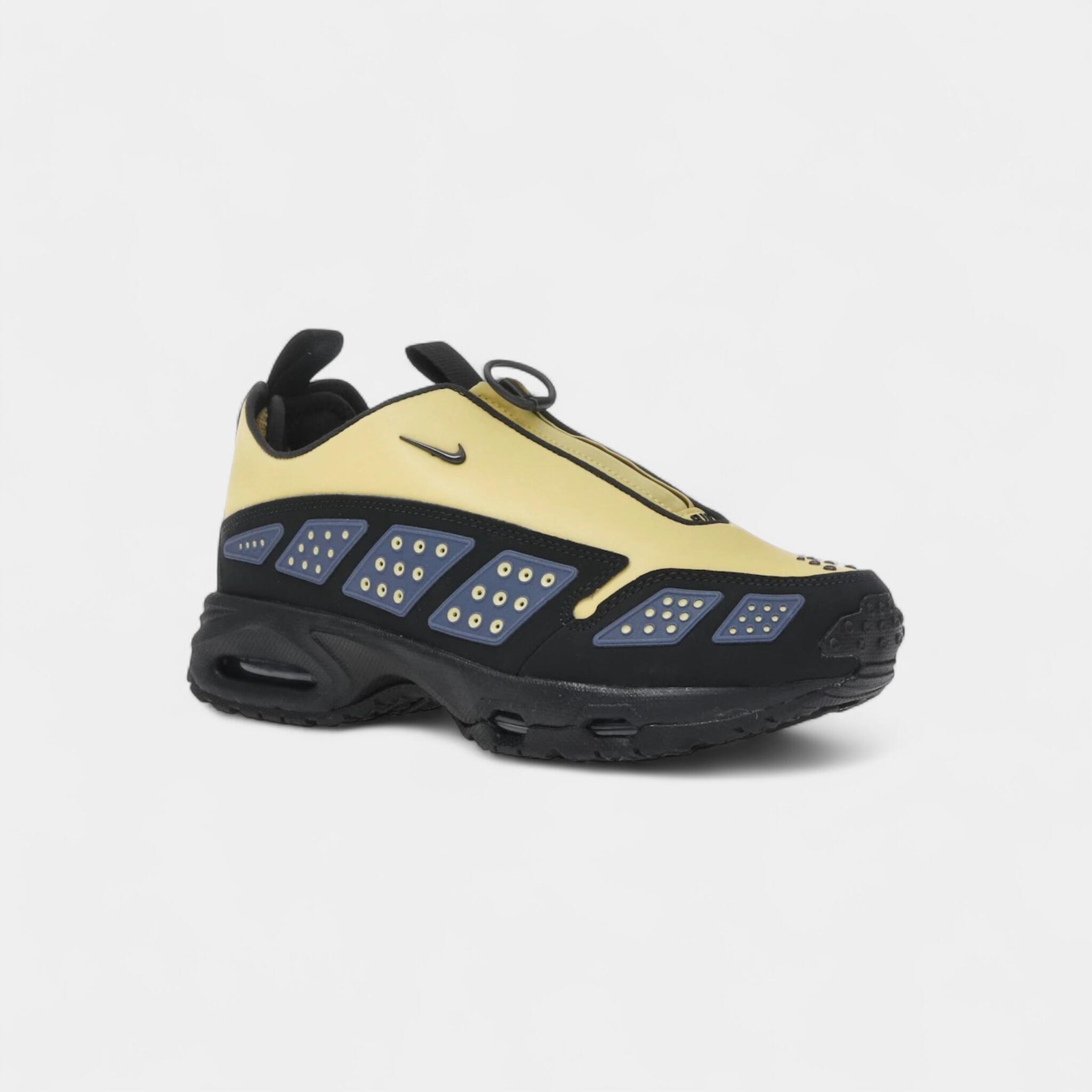 Nike Air Max Sunder Saturn Gold (Women's) 2/4