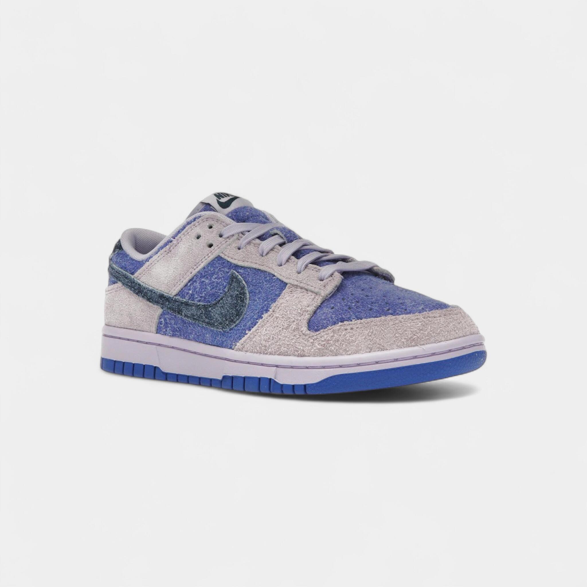 Nike Dunk Low SE Hydrangeas (Women's) 2/5
