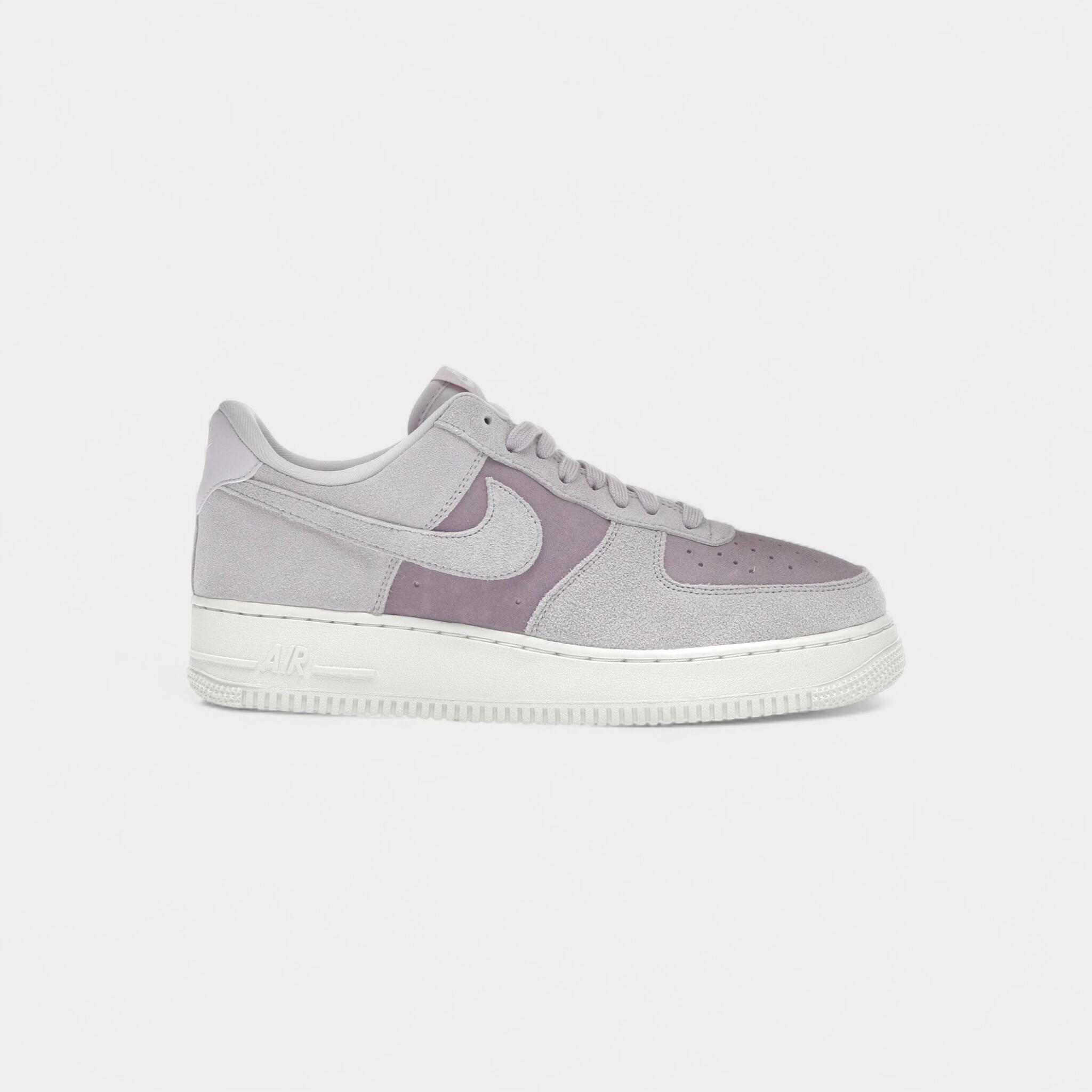 NIKE picture