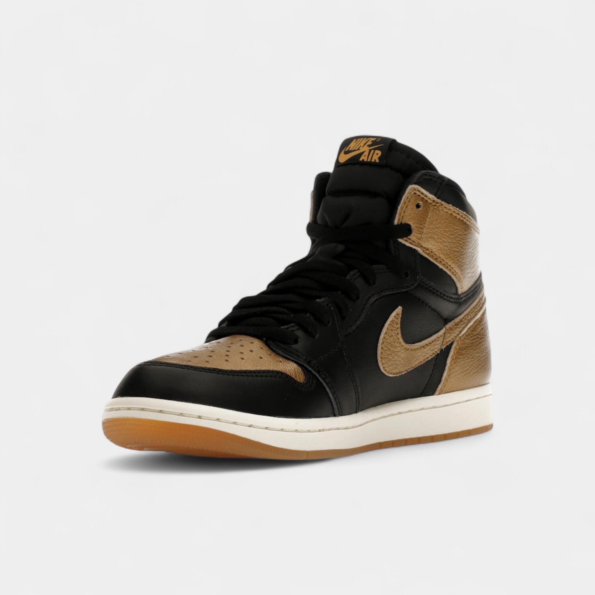 Jordan 1 Retro High OG Black Metallic Gold 3/4
