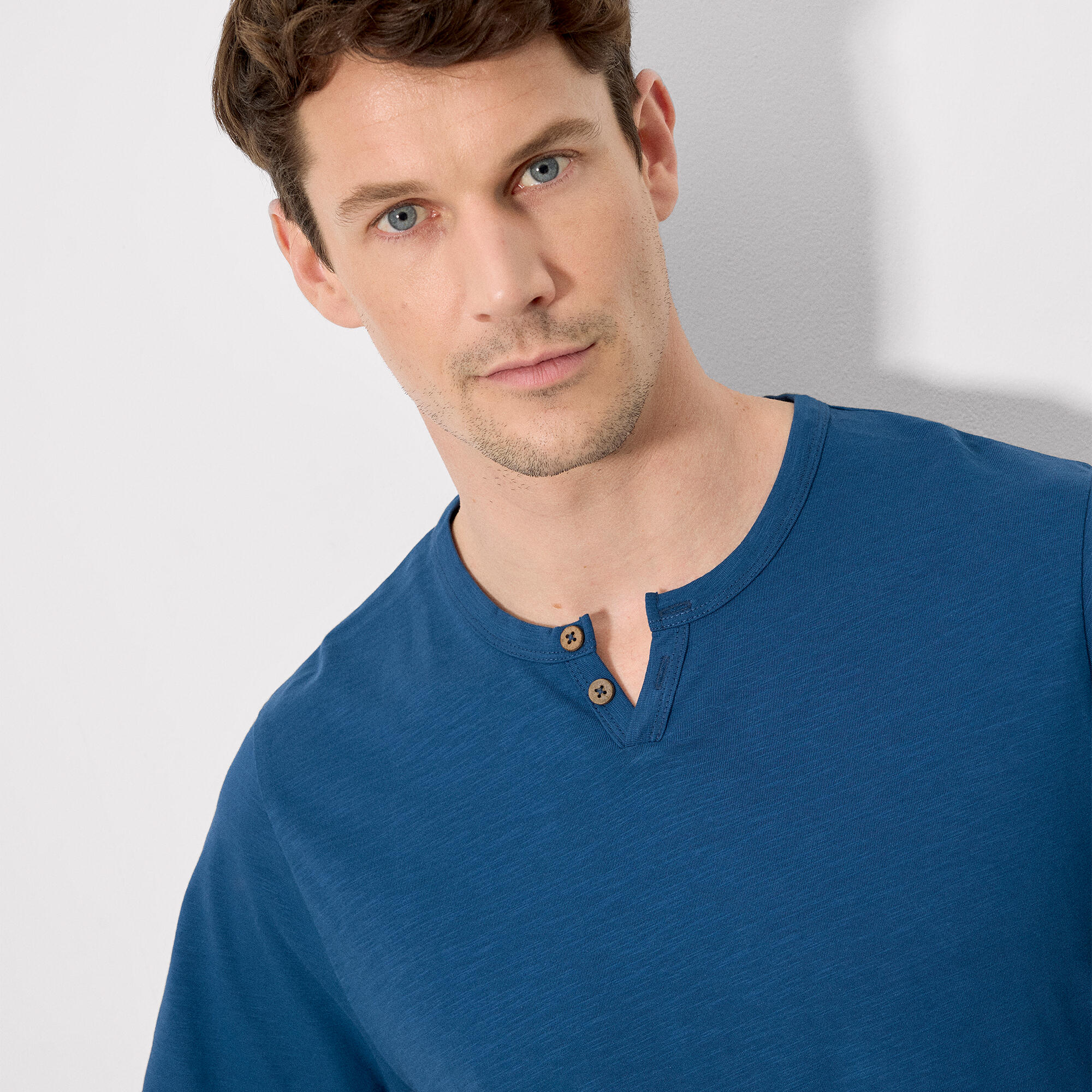 T-shirt basique à manches courtes et col henley, bleu 3/3