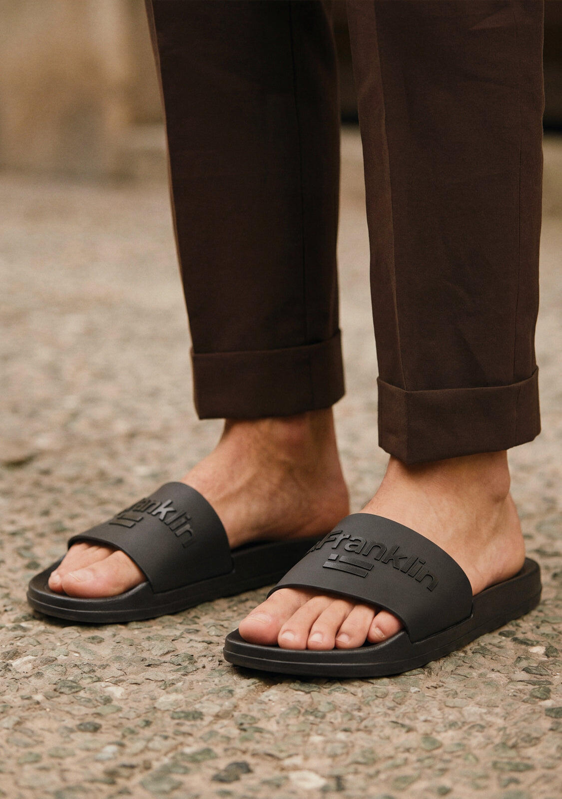 Chanclas Unisex Estilo Pala Marea en Negro 3/5