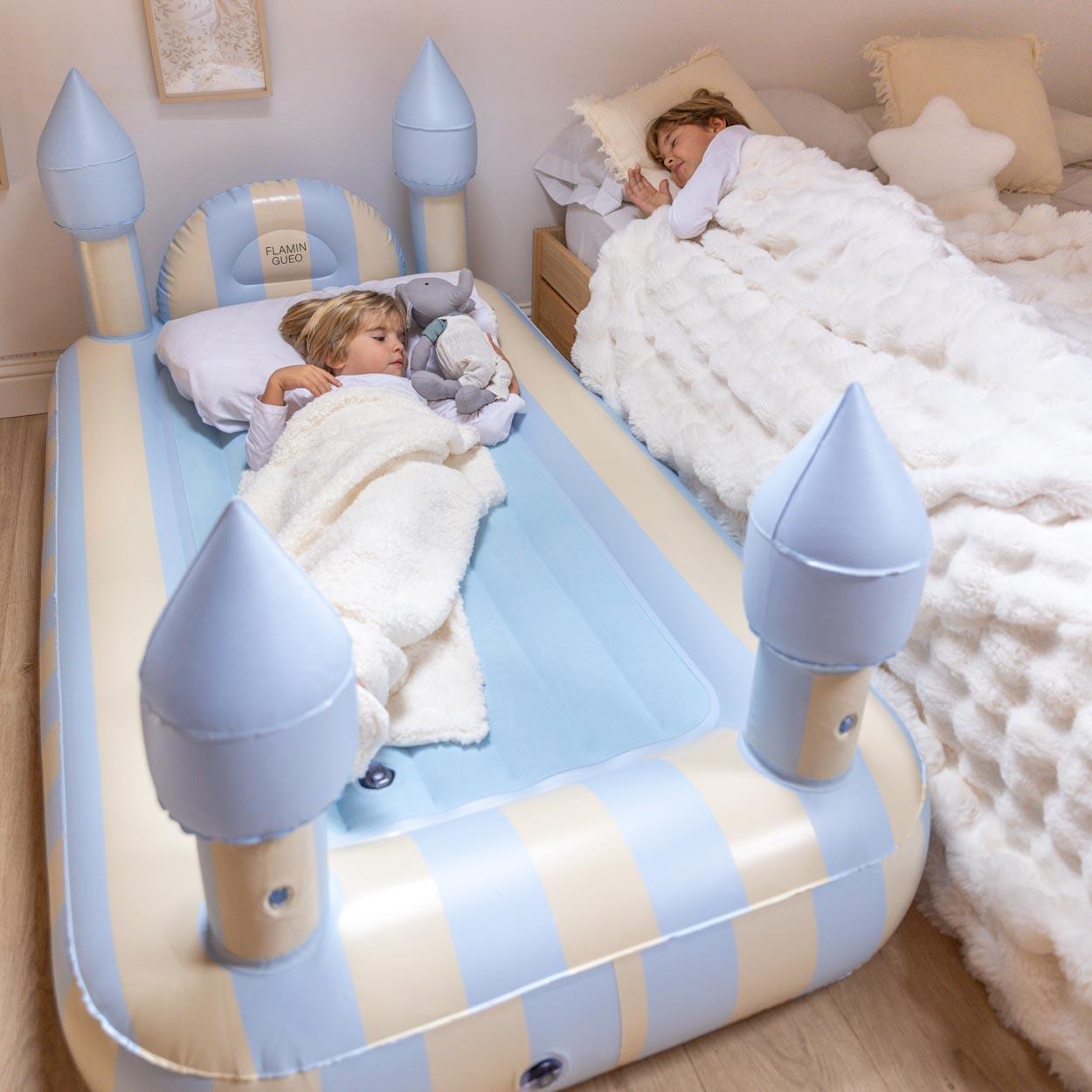 Flamingueo matelas gonflable enfant pvc bleu château 188x104x83 cm 2/7