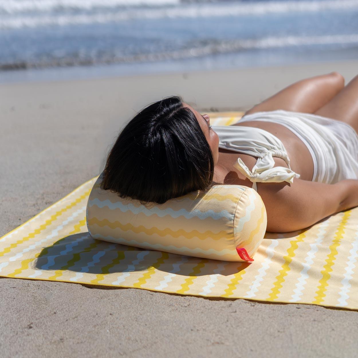 Flamingueo cojín hinchable playa microfibra amarillo 4/4