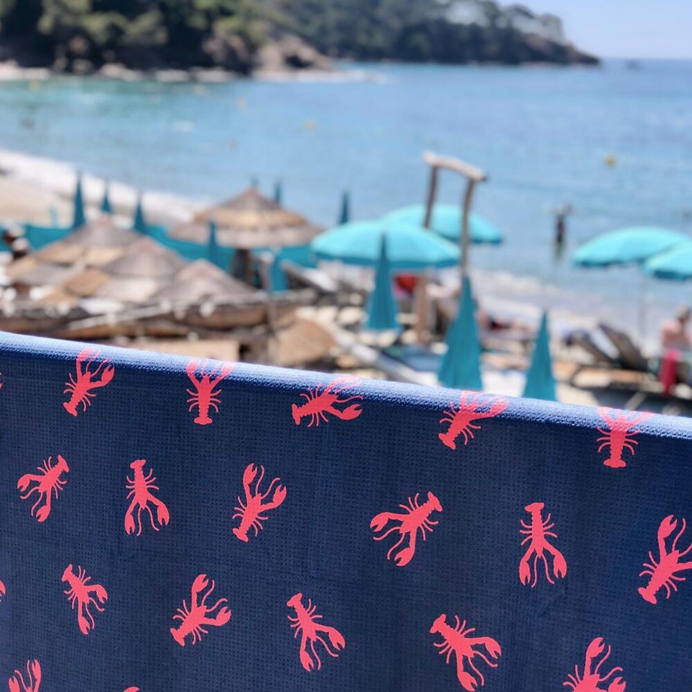 Serviette de plage 160 x 90 cm, imprimée bleue marine à motifs homards rouges 5/6