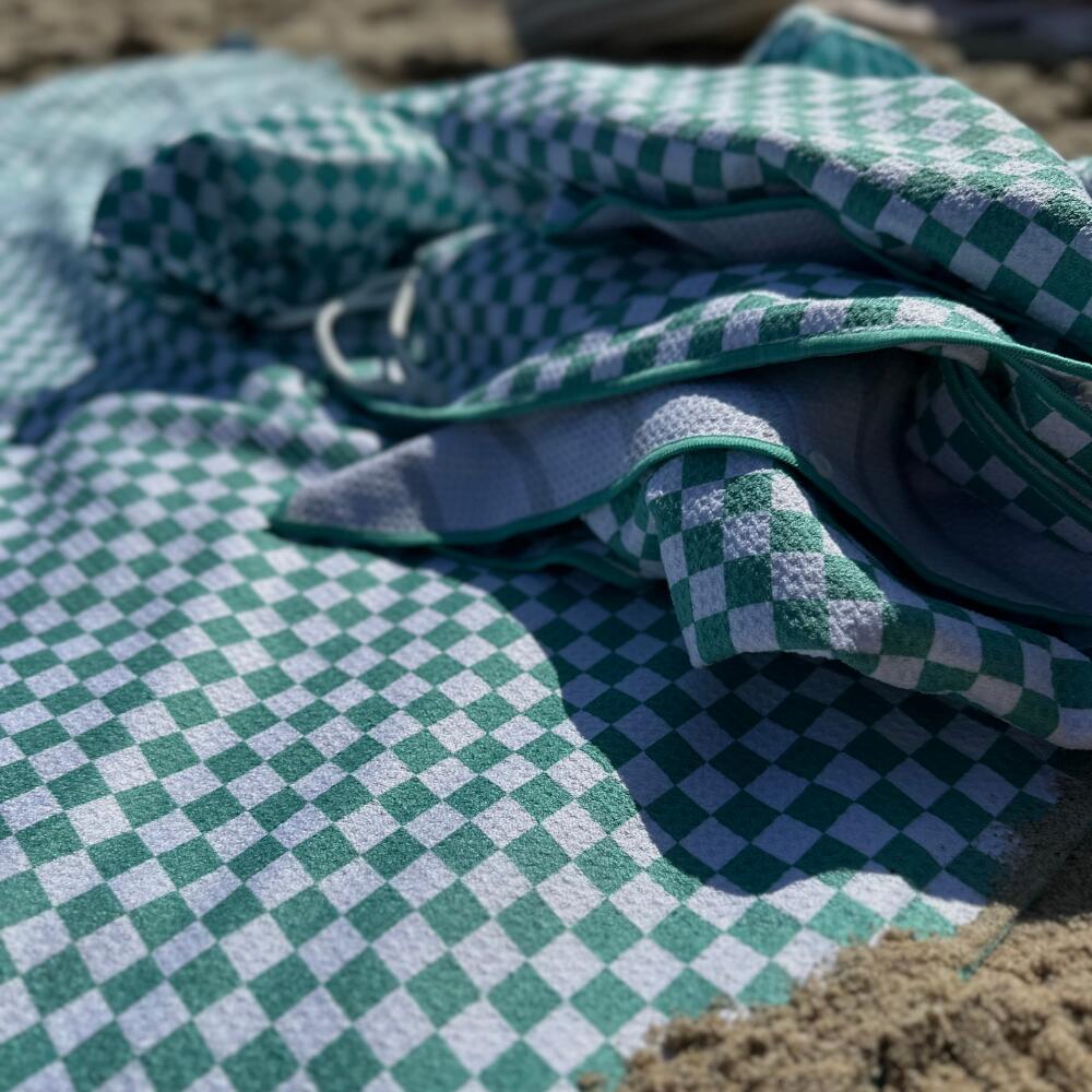 Serviette de plage 160 x 90 cm, imprimée à damier vert et blanc 5/6