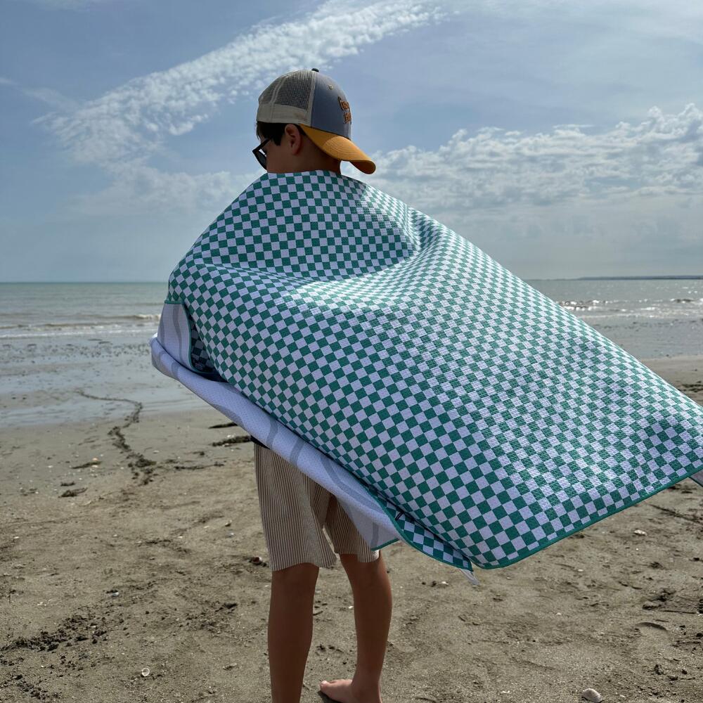 Serviette de plage 160 x 90 cm, imprimée à damier vert et blanc 4/6