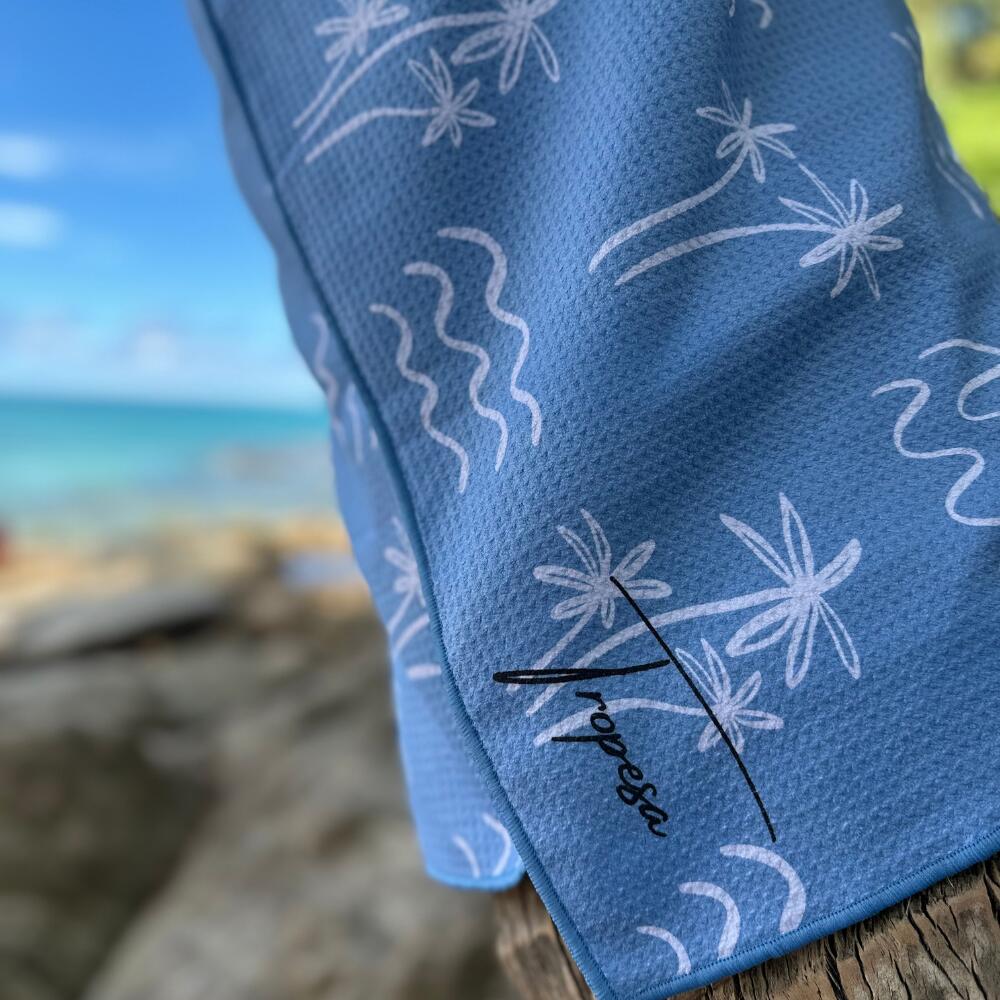 Serviette de plage 160 x 90 cm, imprimée bleue à motifs palmiers et vagues 5/7