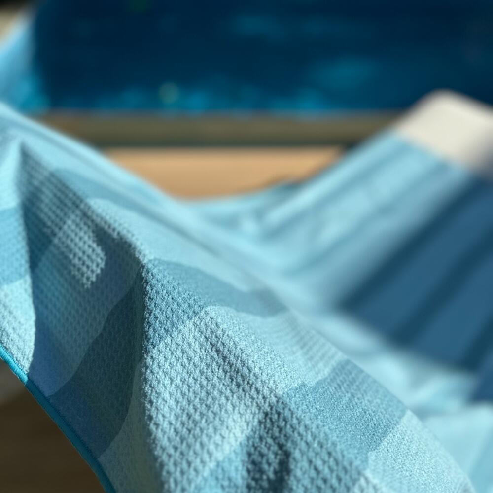Serviette de plage 160 x 90 cm, imprimée à rayures vert et vert foncé 5/7