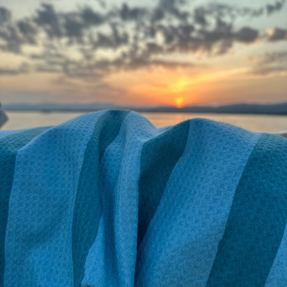 Serviette de plage 160 x 90 cm, imprimée à rayures vert et vert foncé 4/7
