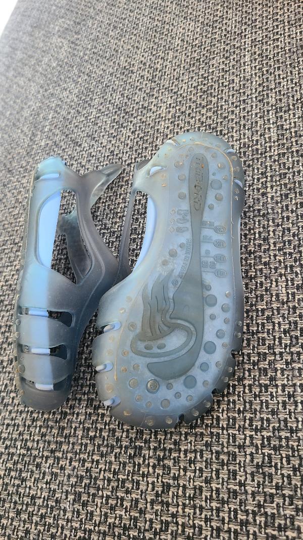Tussen Particulieren - Tribord Decathlon blauwe watersandalen 25 stuks. 6/7