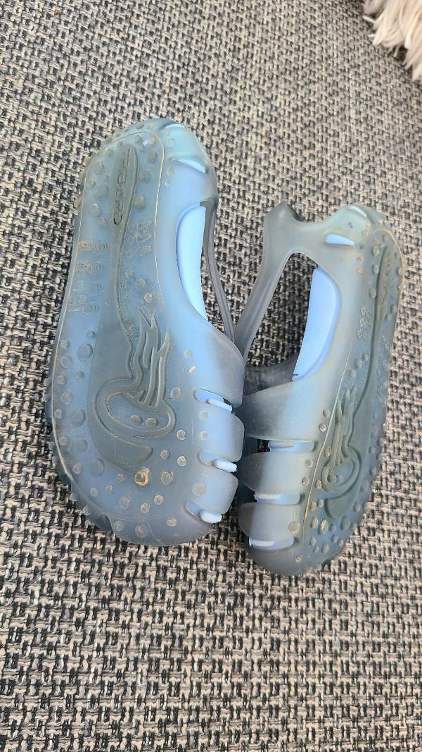 Tussen Particulieren - Tribord Decathlon blauwe watersandalen 25 stuks. 5/7