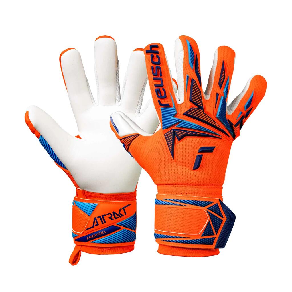 Reusch Attrakt Freegel Advance WC26 Junior Goalkeeper Gloves