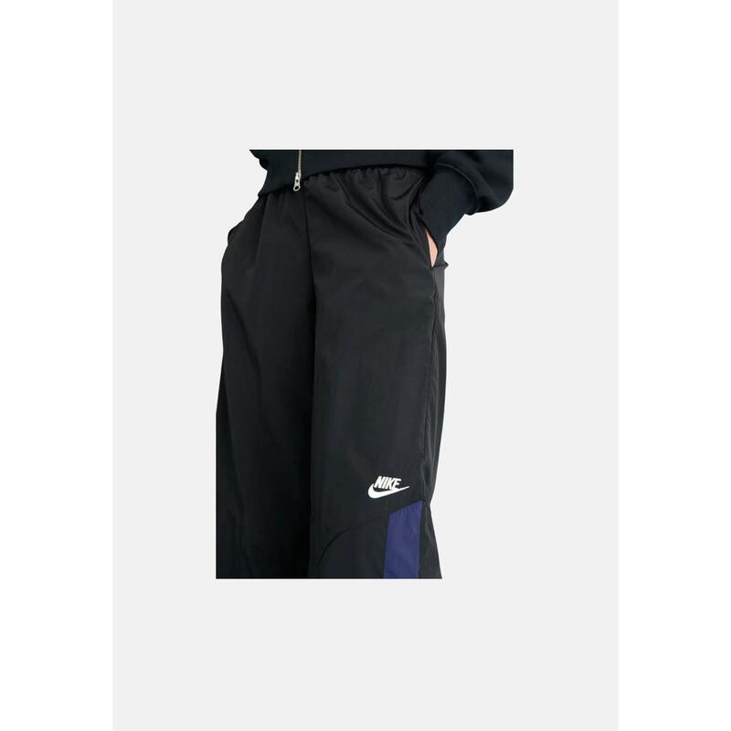 Pantaloni femei Nike Sportswear negru