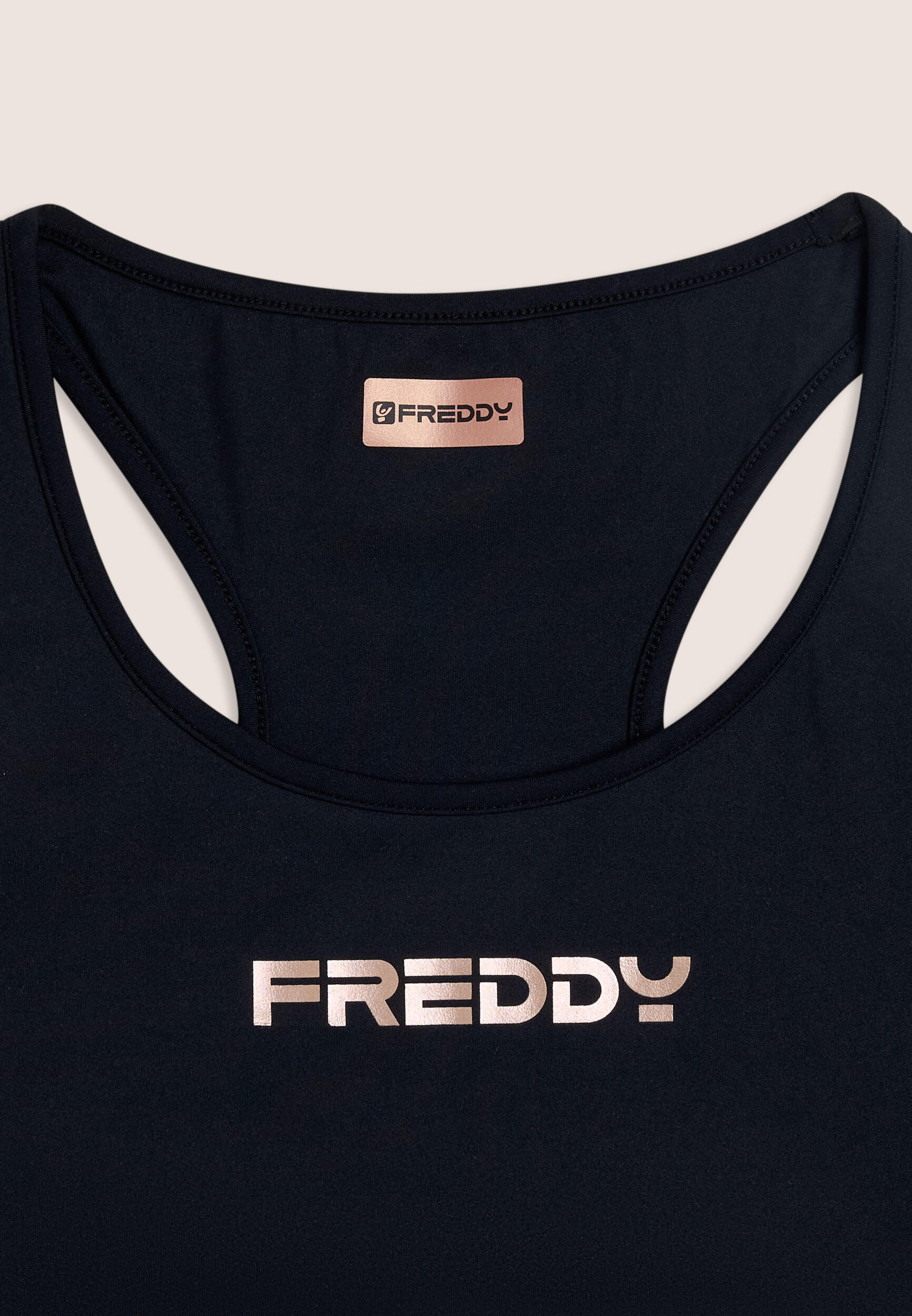 Brassière de sport à soutien moyen en tissu technique respirant 3/3