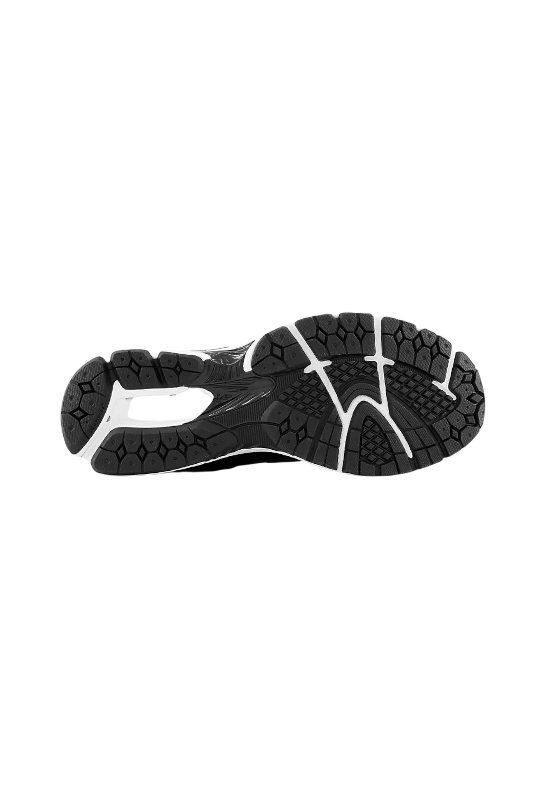 Sneaker basse New Balance U2002RC noir 4/5