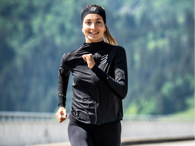 Chaqueta cortavientos Compressport Hurricanepara mujer Negra 4/5