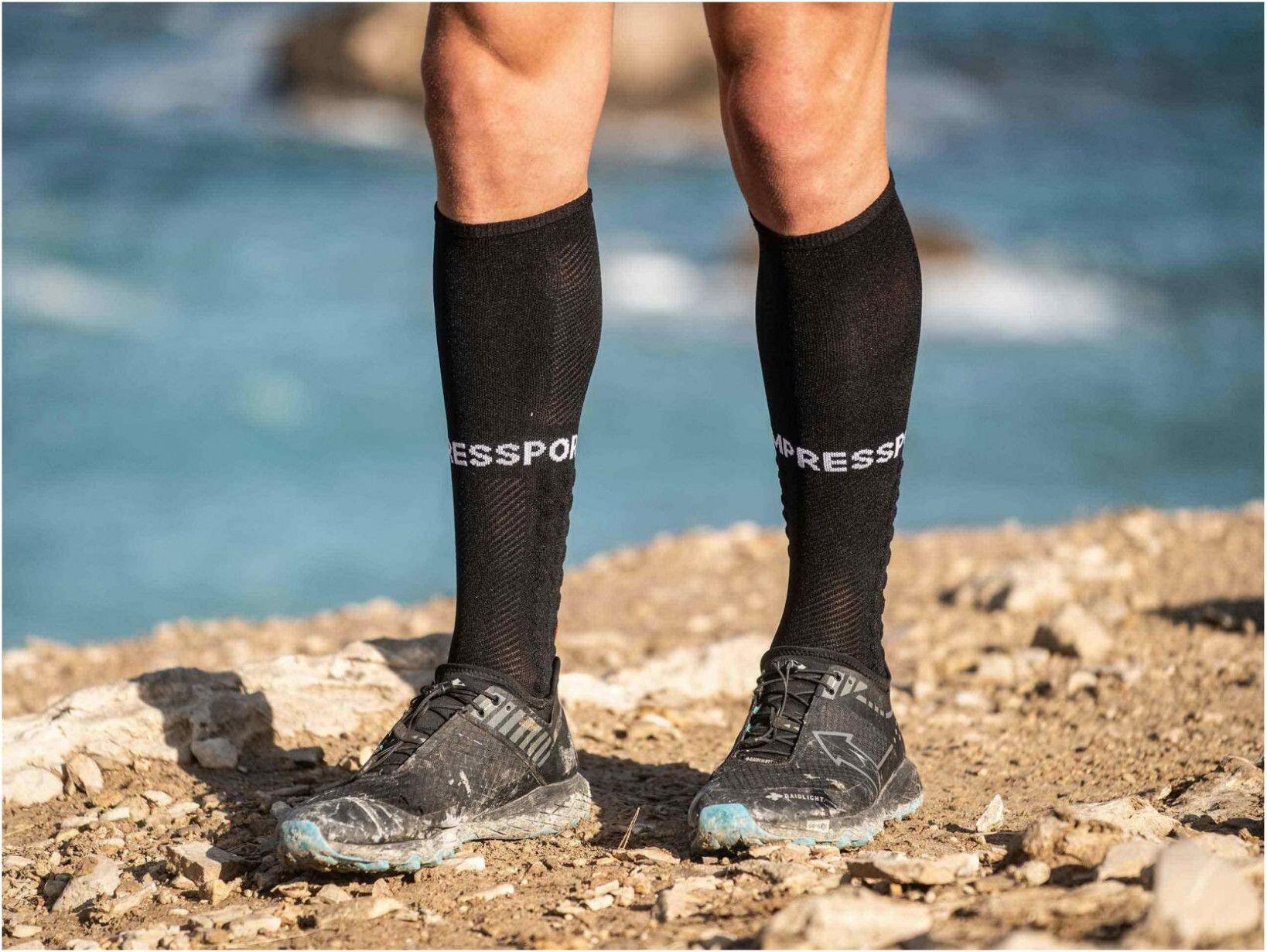 Calcetines Compressport Full Socks Run Black 2/6