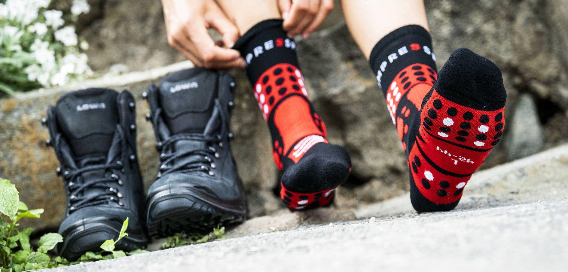 Calcetines Compressport Trekking Negro/Rojo/Blanco 5/5