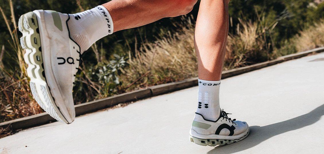 Chaussettes Compressport Pro Marathon Socks V2.0 Blanc 3/3