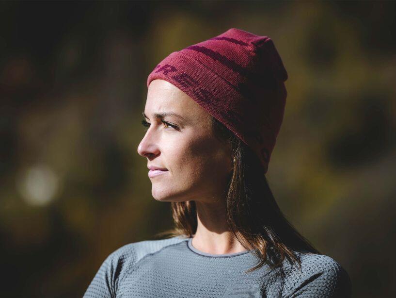 Compressport Gorro Casual Rosa 4/5