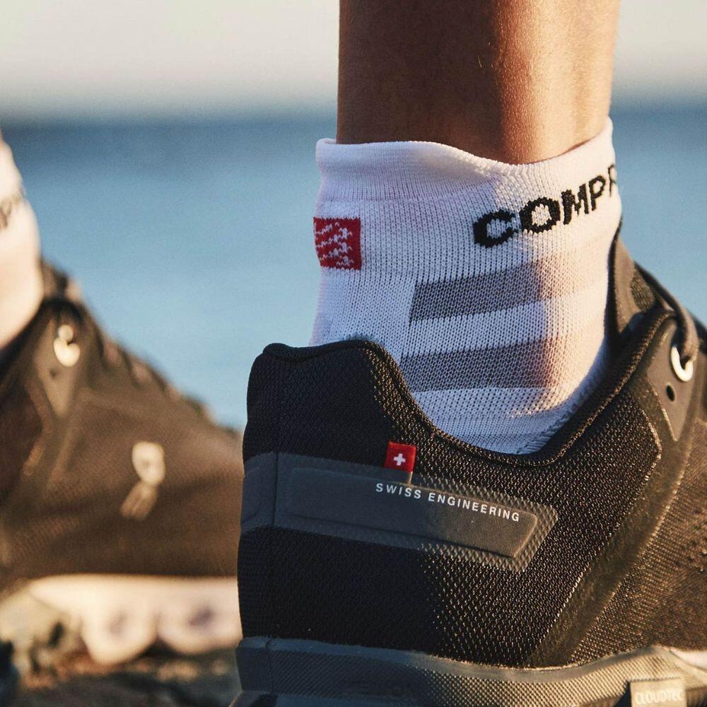 Chaussettes Compressport Pro Racing Socks v4.0 Ultralight Run Low Blanc 3/3