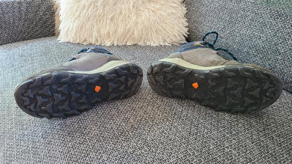 Entre Particuliers - Bottines de marche decathlon gris turquoise T 34 5/7