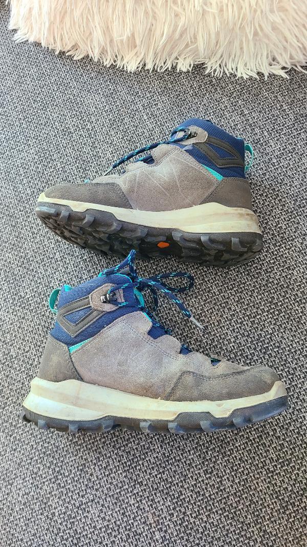 Entre Particuliers - Bottines de marche decathlon gris turquoise T 34 4/7