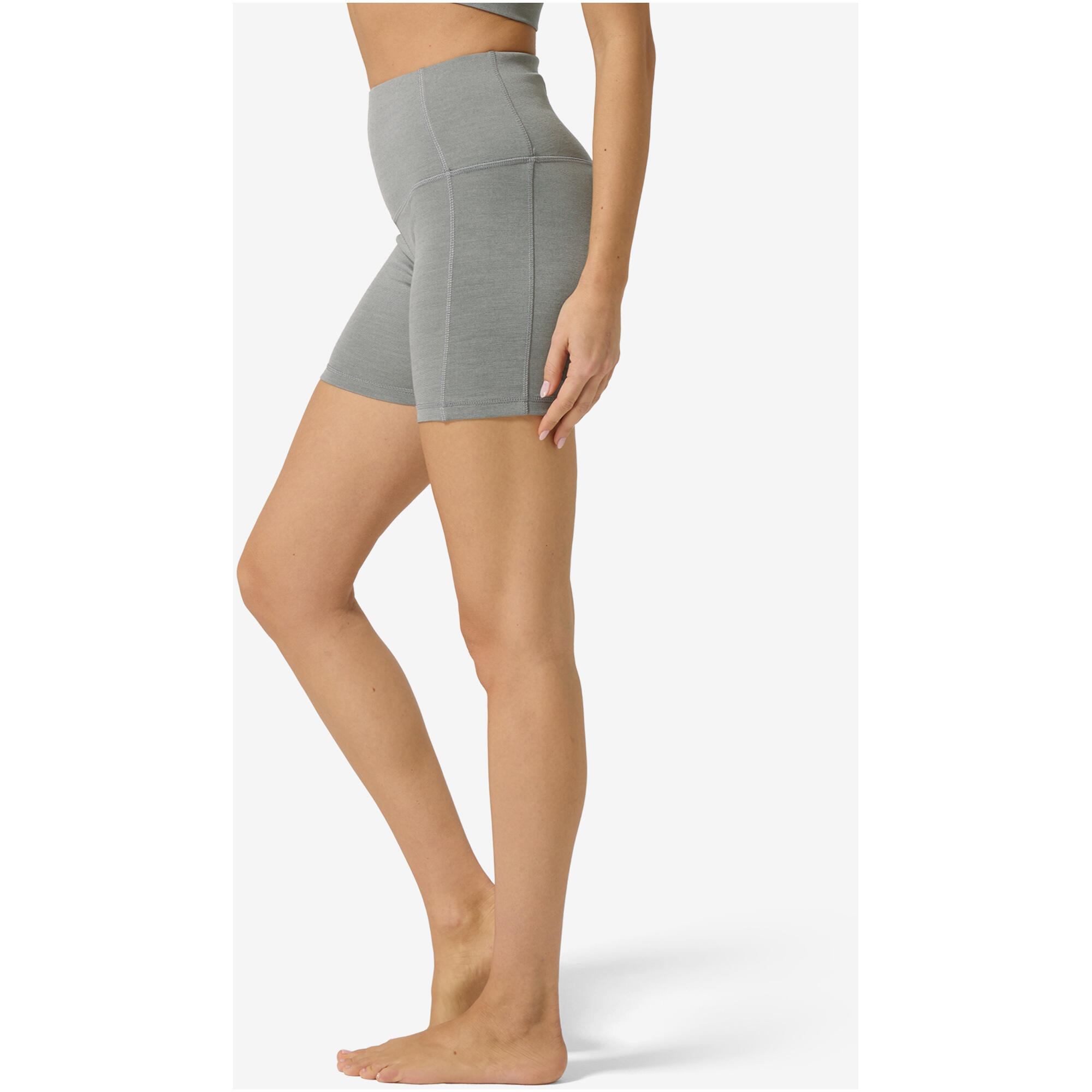 Short femme super.natural Liquid Flow 3/5