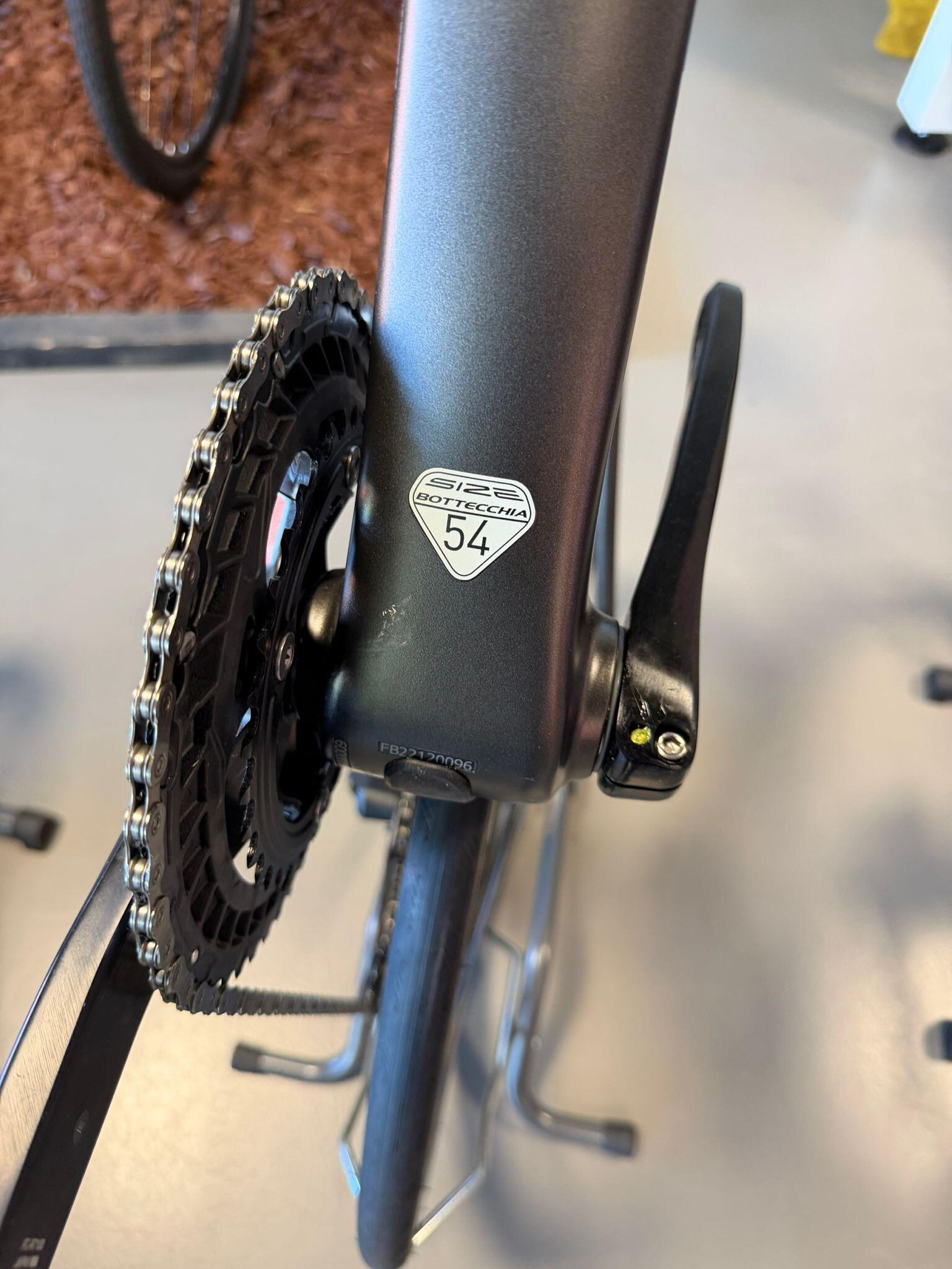 Road bike EMME 4 Carbon Shimano 105 2x10V 3/3