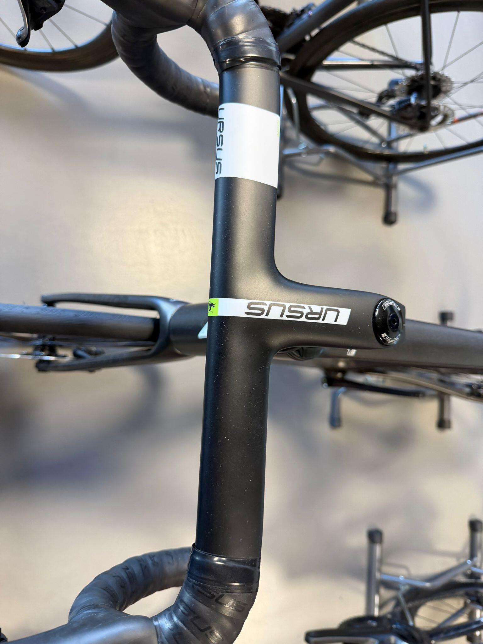 Road bike EMME 4 Carbon Shimano 105 2x10V 2/3