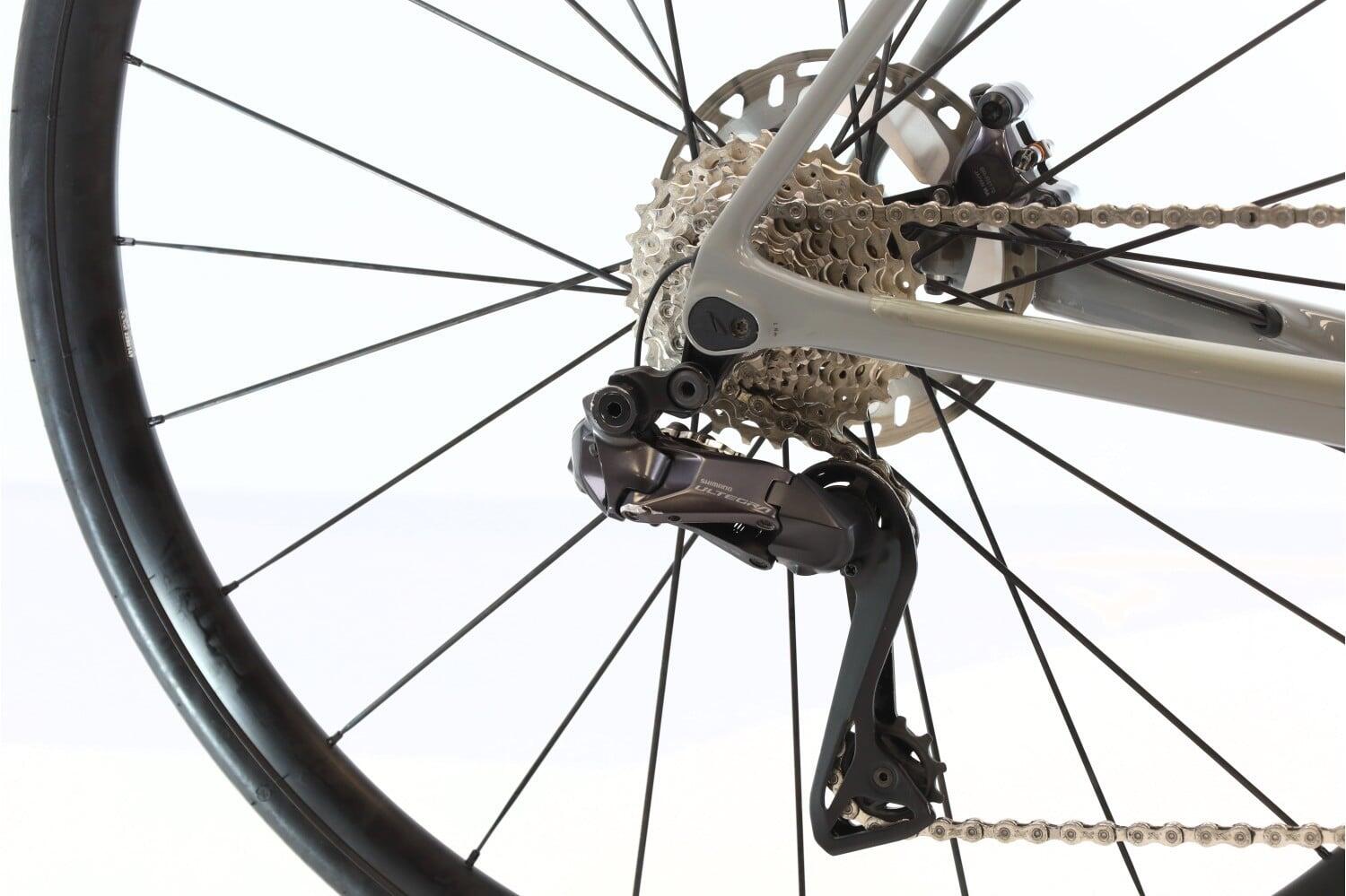 Bici strada ricondizionata ·  Ultimate CF SL 8 Disc Di2 12V · Ottimo stato 3/8