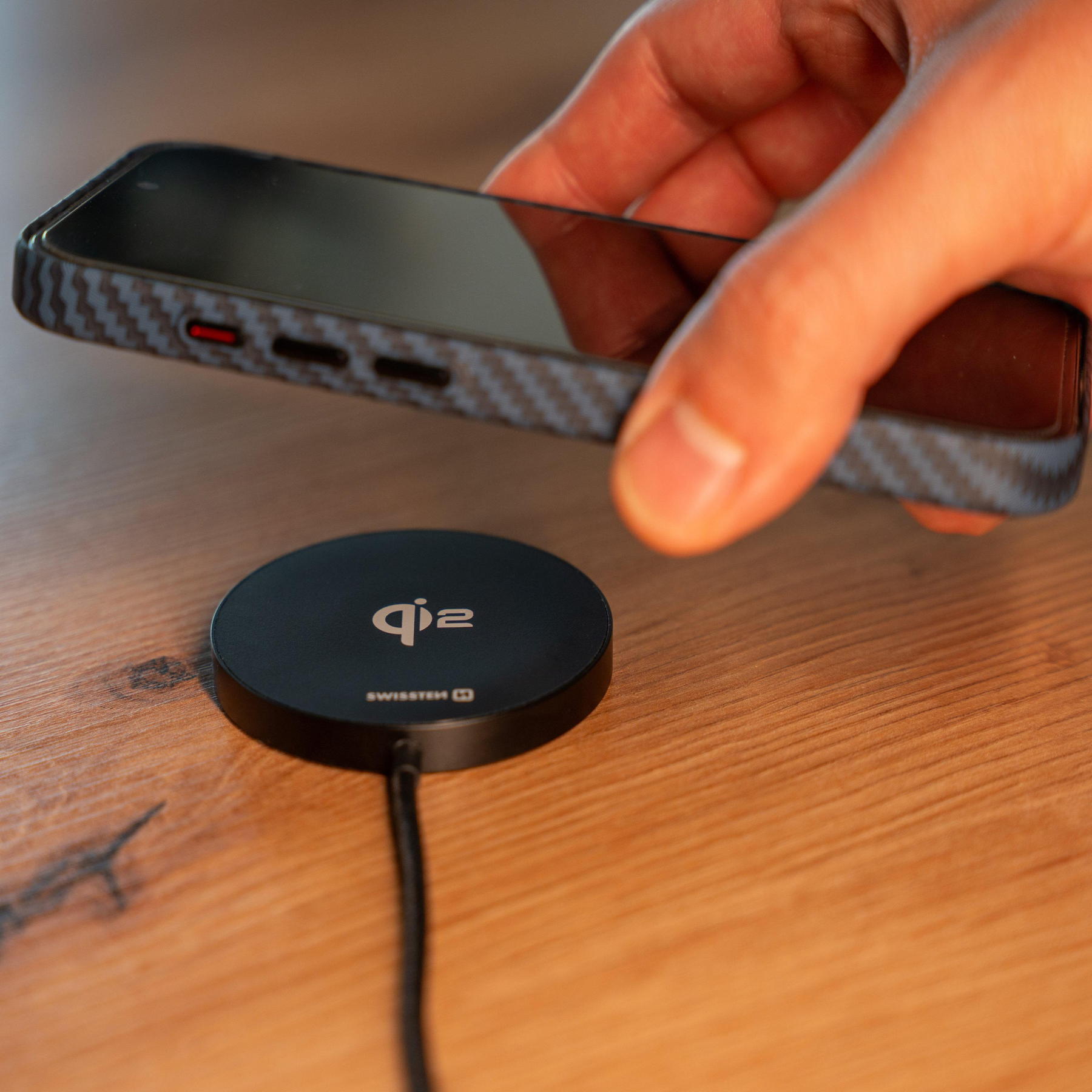 SWISSTEN MagPuck Carregador Qi2 MagSafe 15W com USB-C e cabo 1,5m 7/7