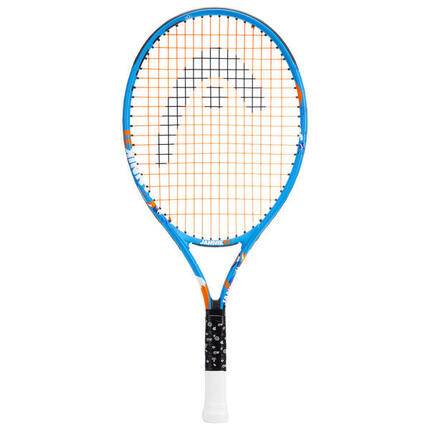 Jannik, 23 ans, raquette de tennis enfant