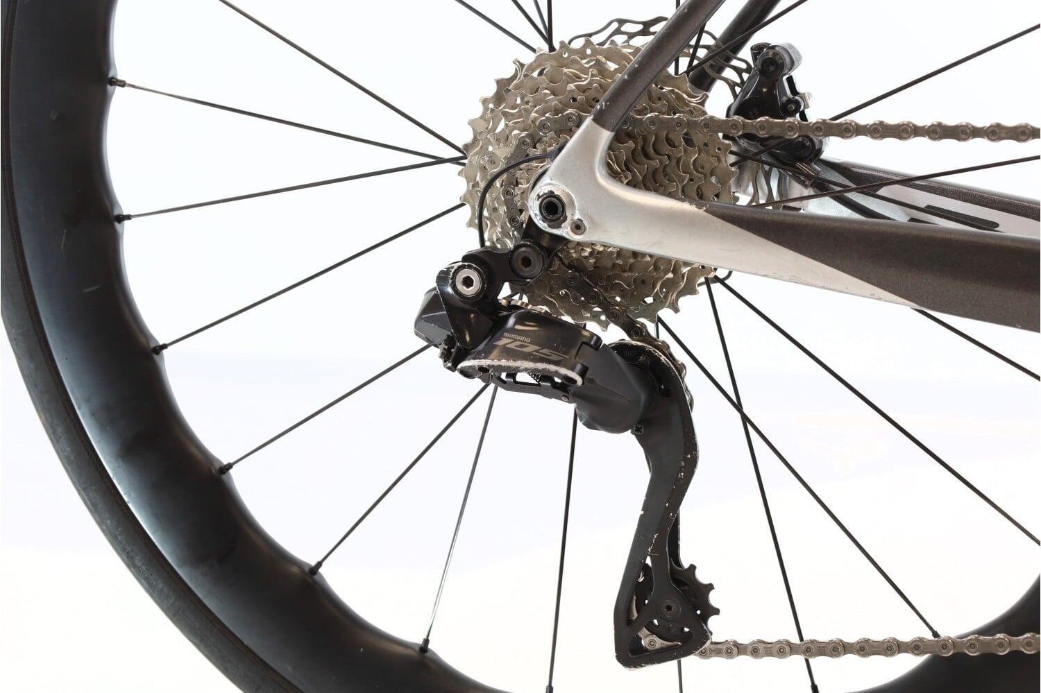 Refurbished road bike ·  G8 Disc Di2 12V · Good condition 3/7