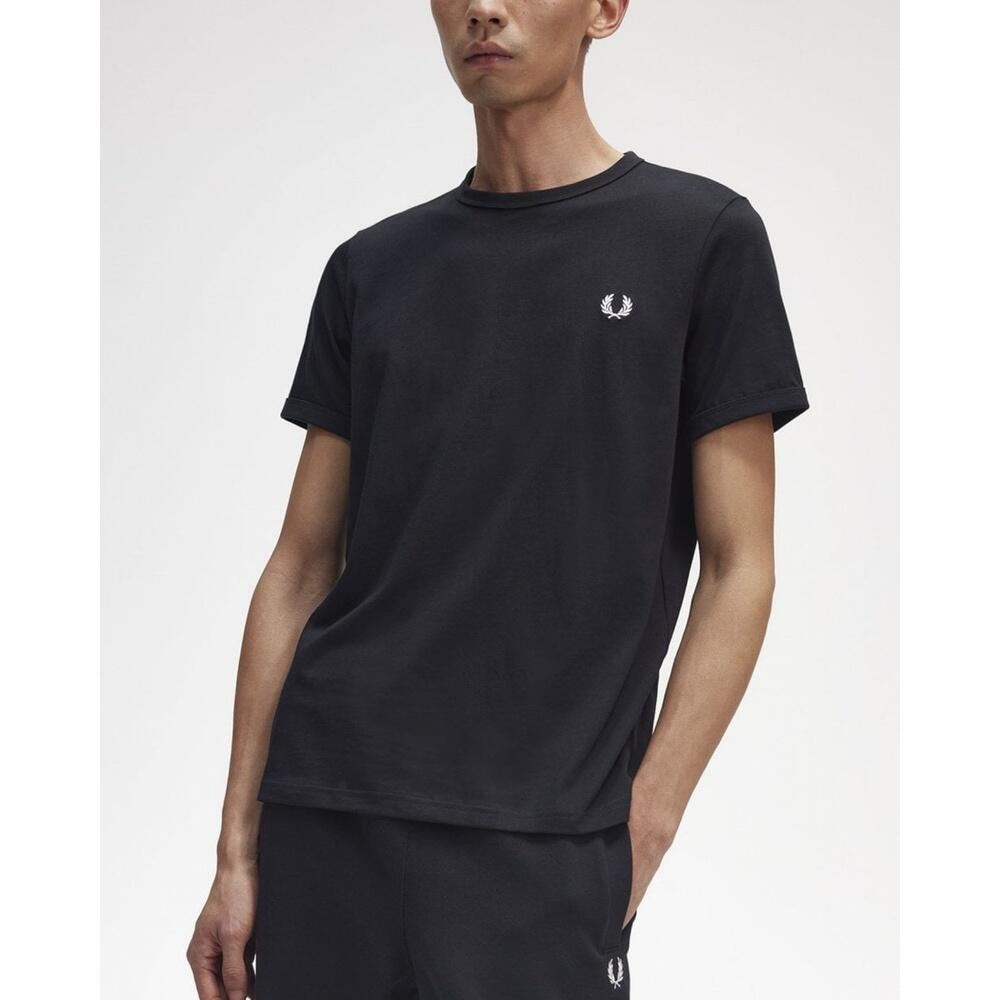 Maglietta da uomo Fred Perry Ringer nera. 4/6