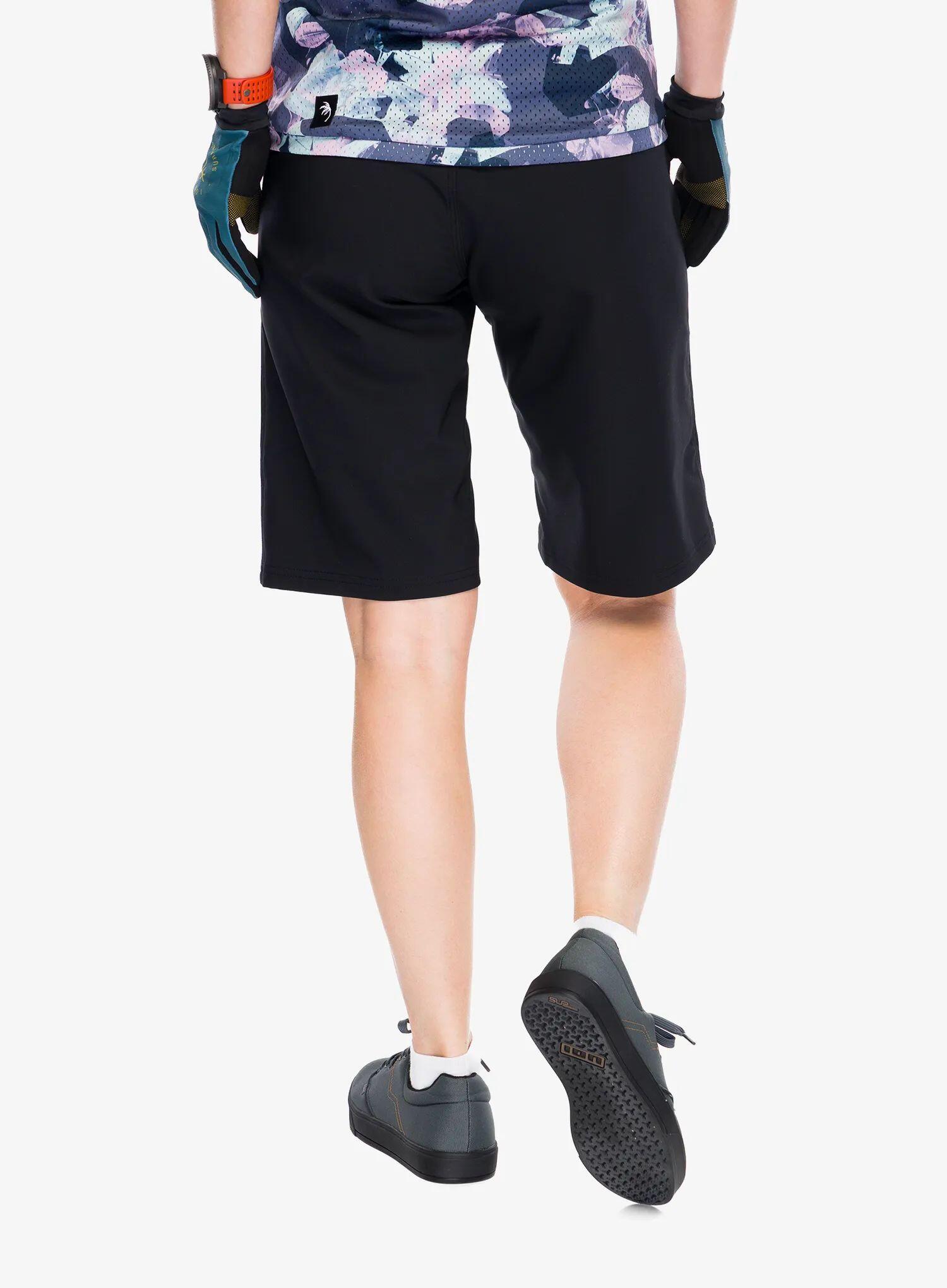 Pantalón Corto Mujer Logo - Negro 4/6