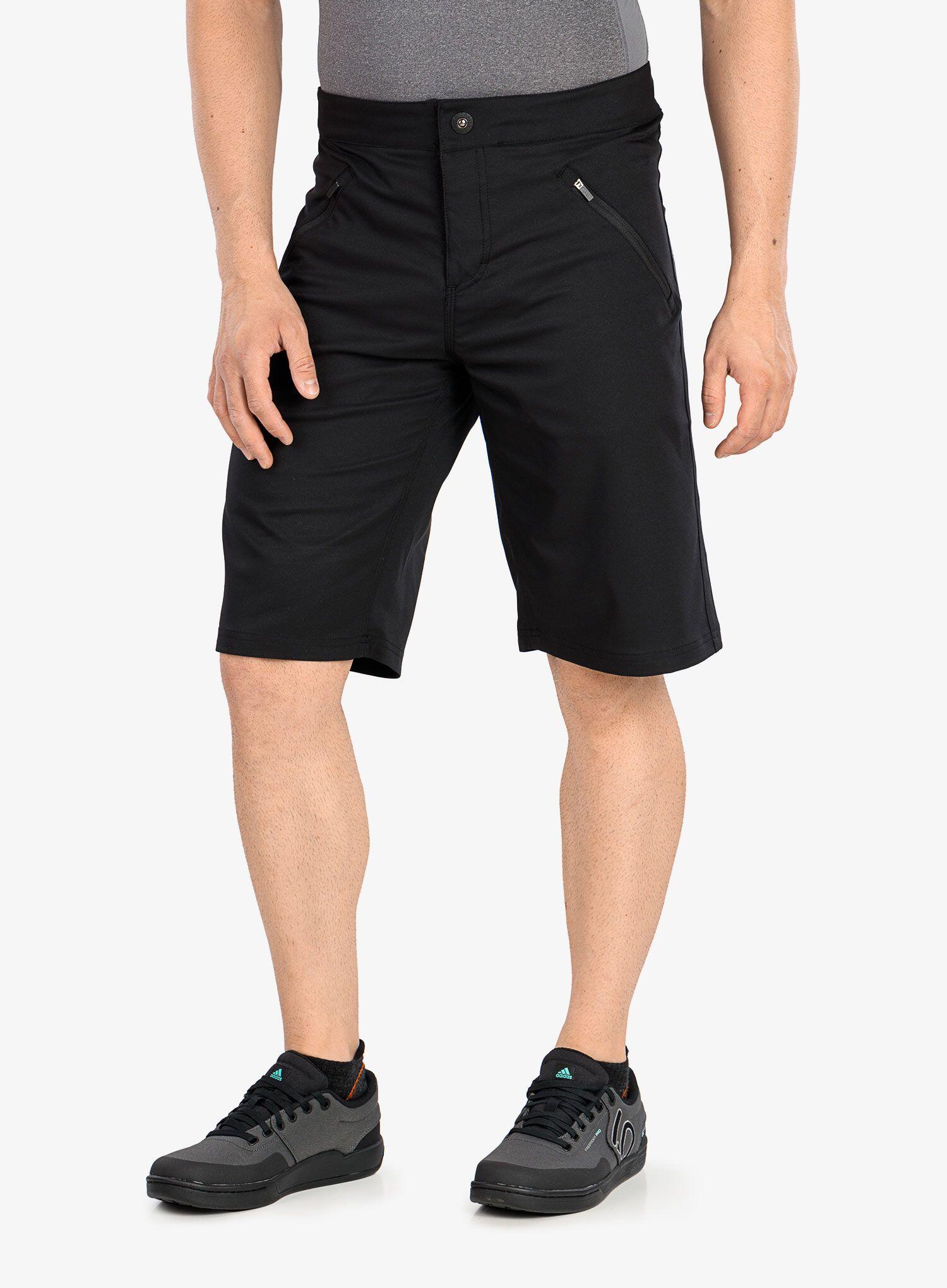 Herren Short IM BIKE SHORTS LOGO PLUS 3/7