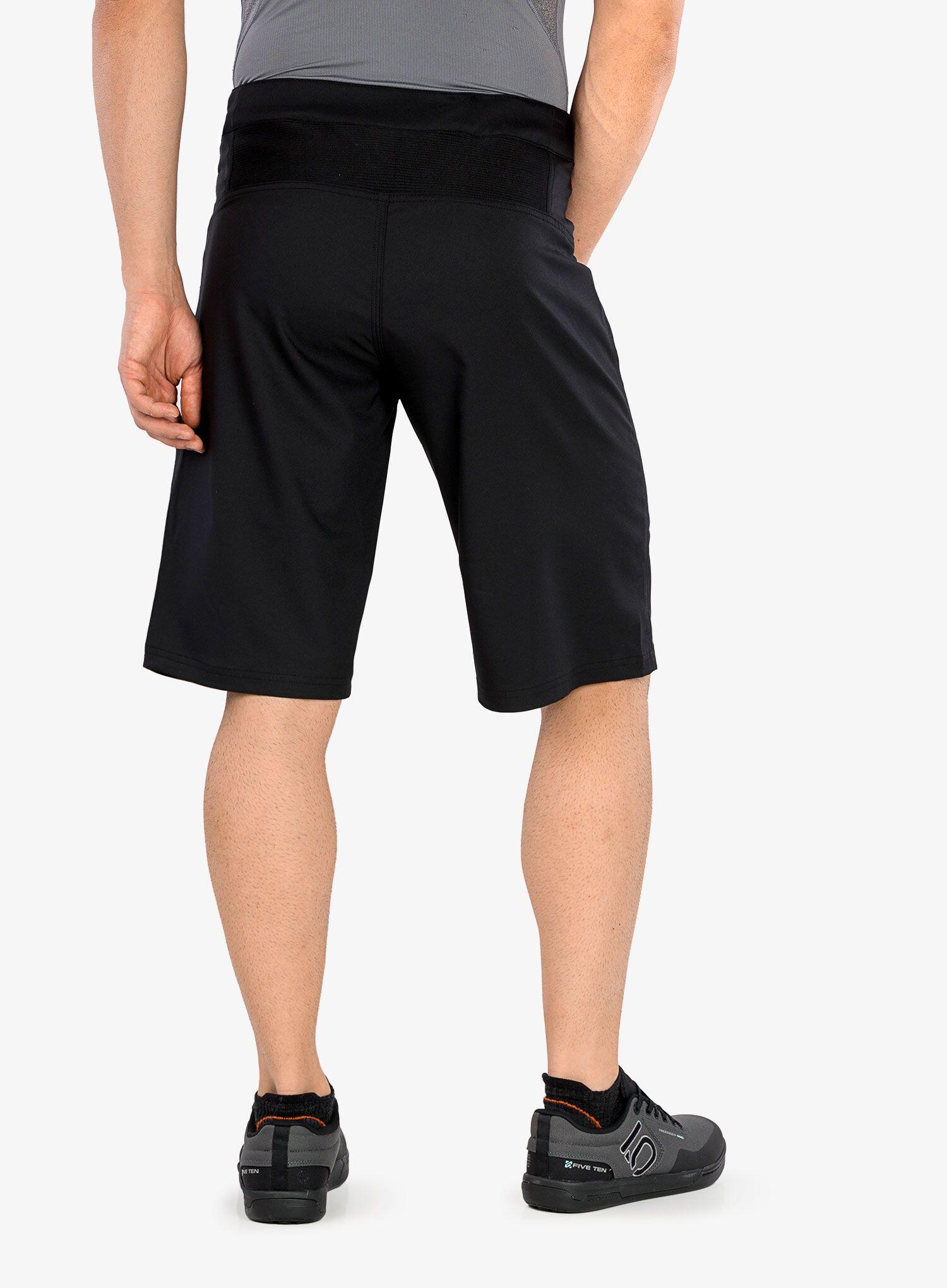 Herren Short IM BIKE SHORTS LOGO PLUS 4/7