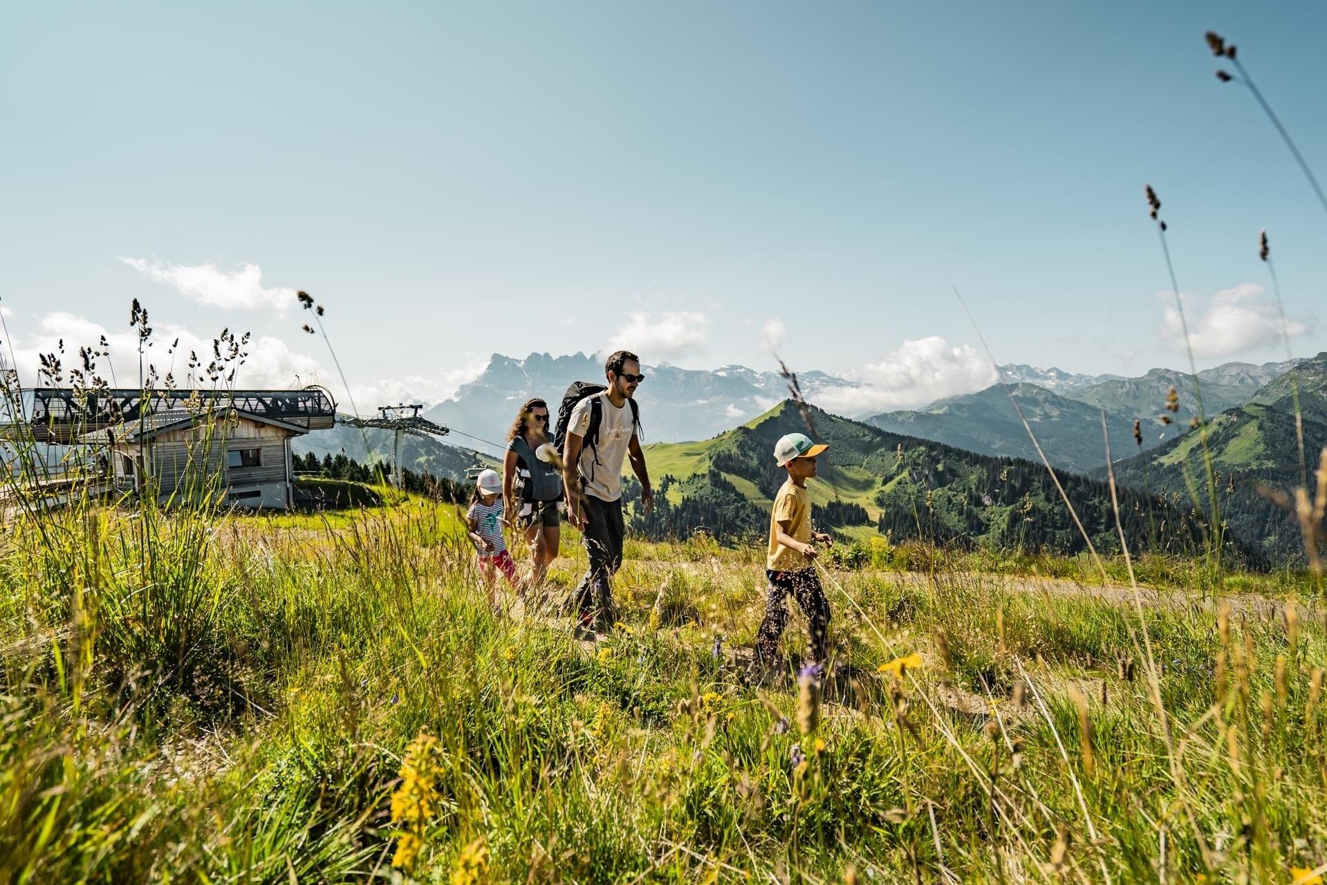 DECATHLON TRAVEL picture