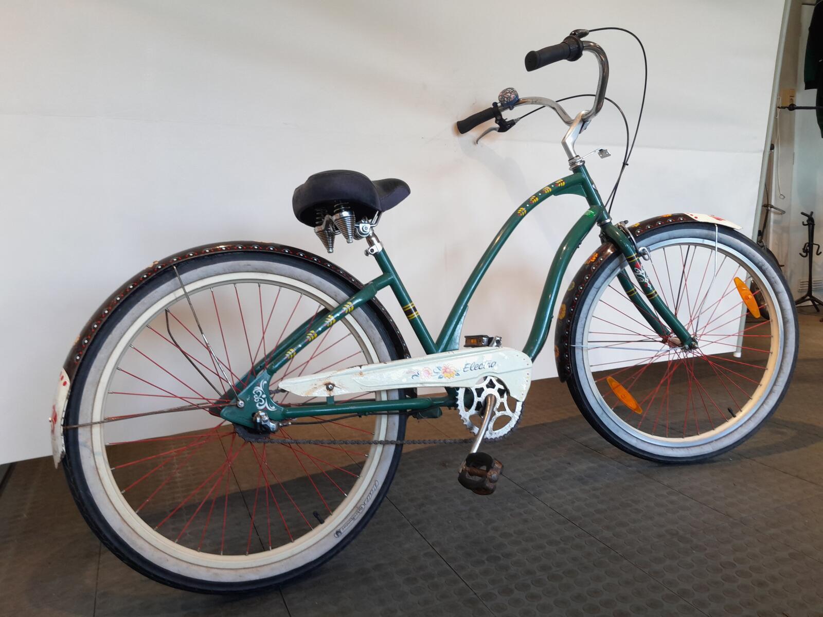 Elektra Cruiser 26 inch, 3 versnellingen, framemaat 44 cm 3/5