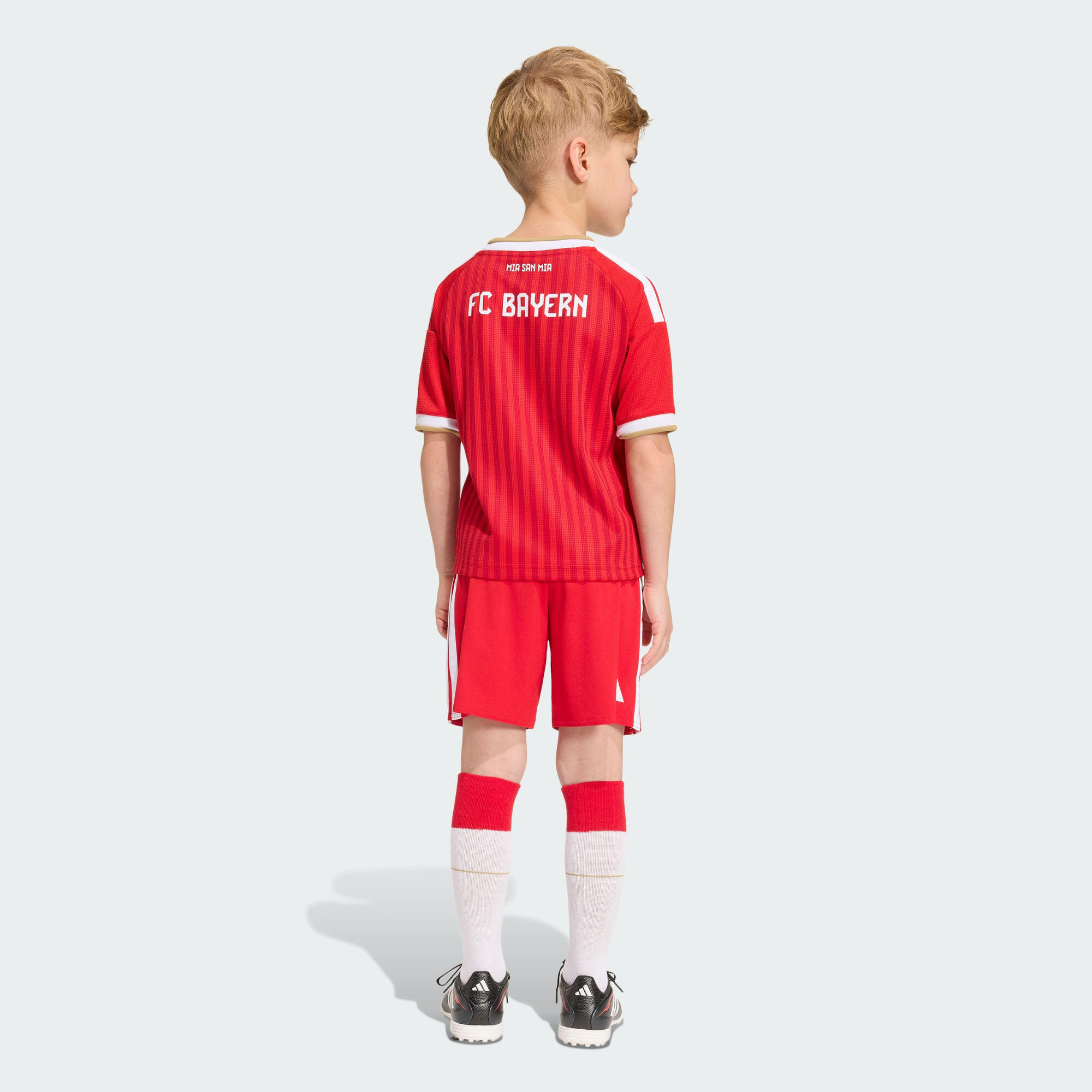 Ensemble Domicile FC Bayern 26/27 Enfants 5/7